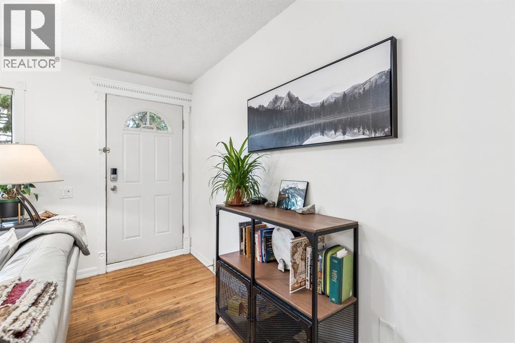 5216 18 Avenue Nw Property Photo 4