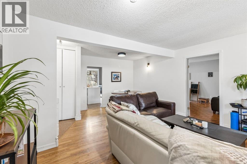 5216 18 Avenue Nw Property Photo 5