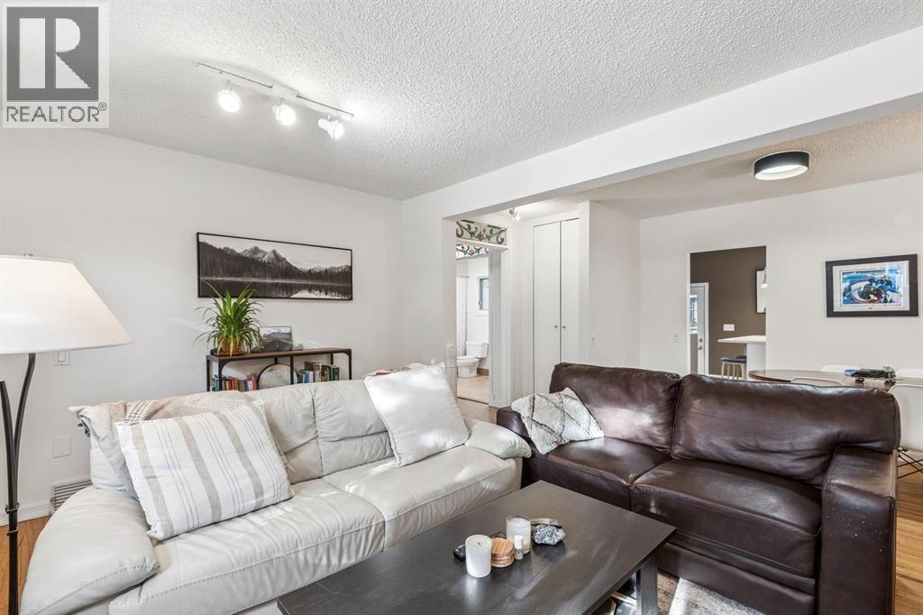 5216 18 Avenue Nw Property Photo 6