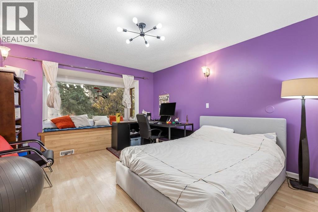 5216 18 Avenue Nw Property Photo 18