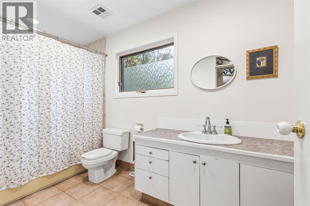 5216 18 Avenue Nw Property Photo 20