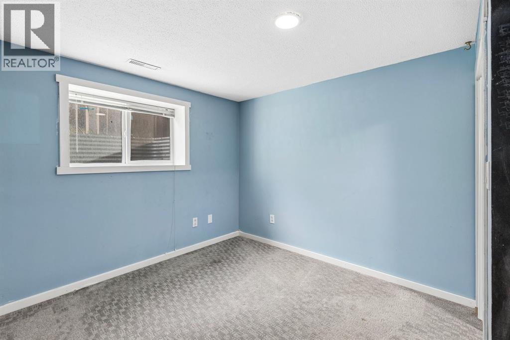 5216 18 Avenue Nw Property Photo 24