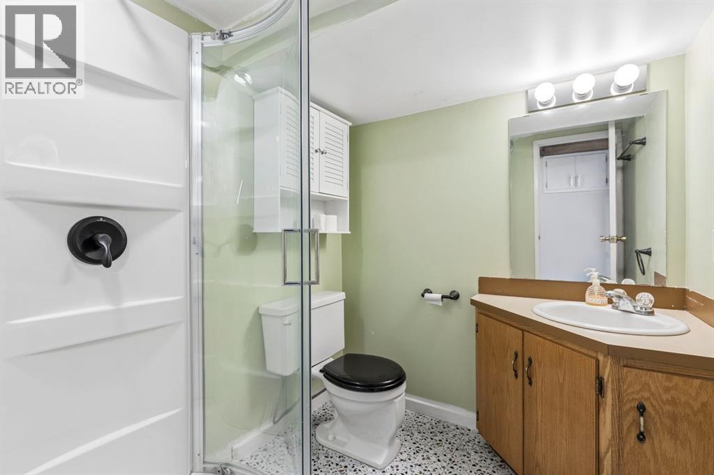 5216 18 Avenue Nw Property Photo 25