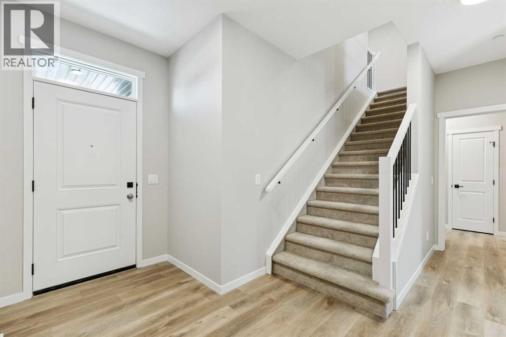 302 Hotchkiss Common Se Property Photo 2