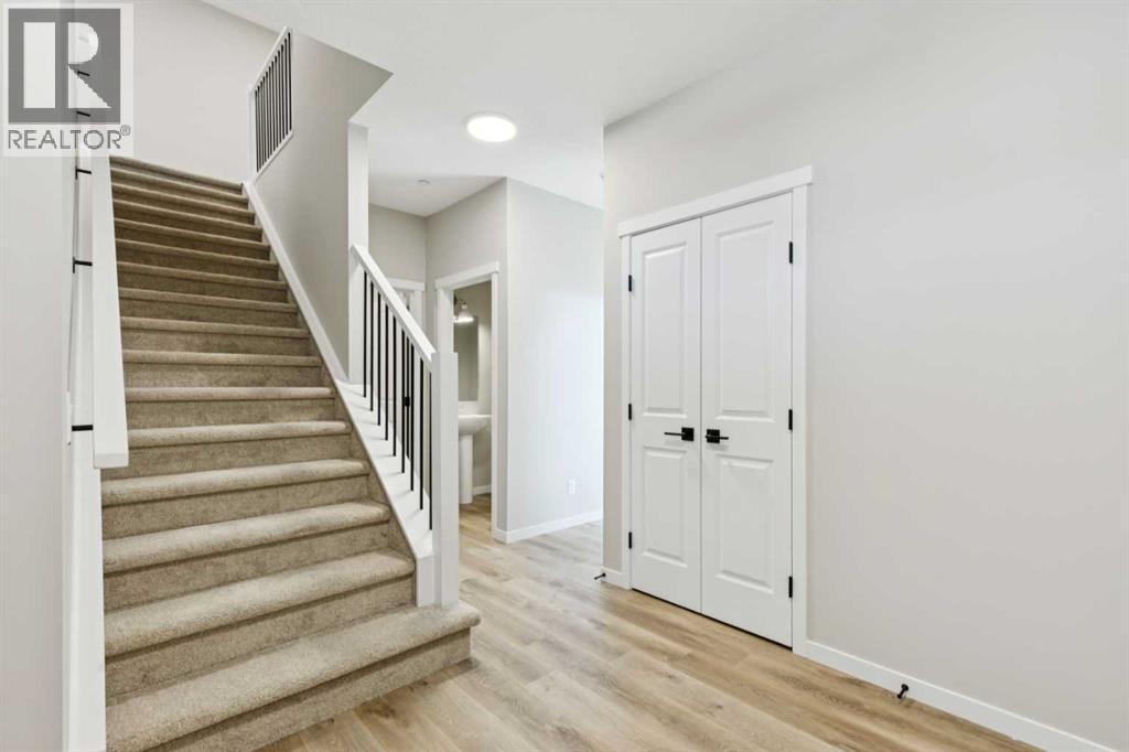 302 Hotchkiss Common Se Property Photo 3