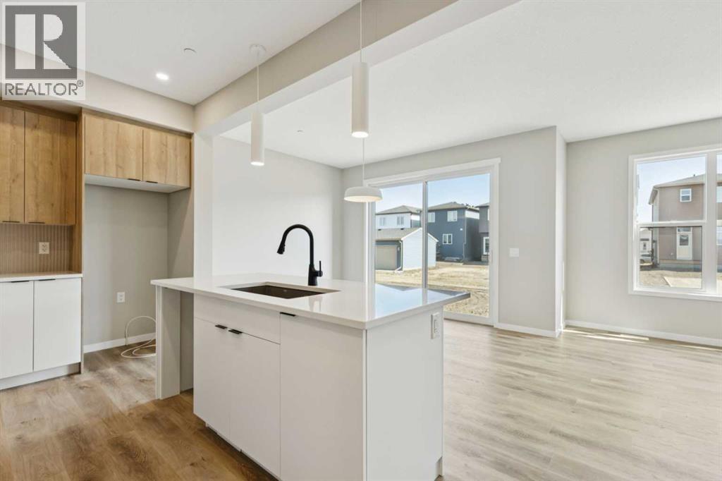 302 Hotchkiss Common Se Property Photo 4