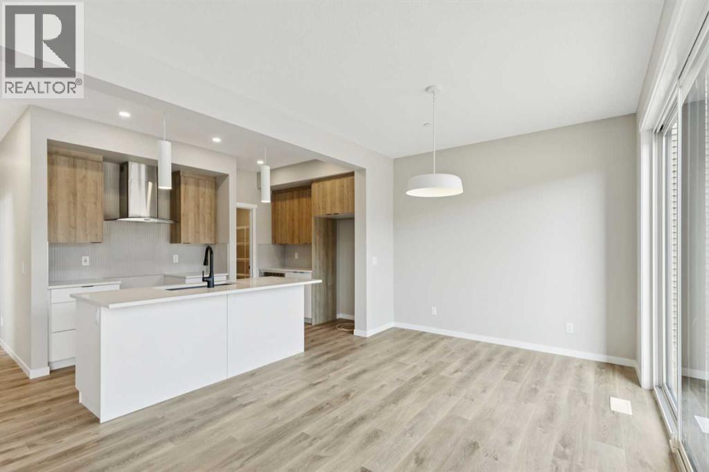 302 Hotchkiss Common Se Property Photo 9