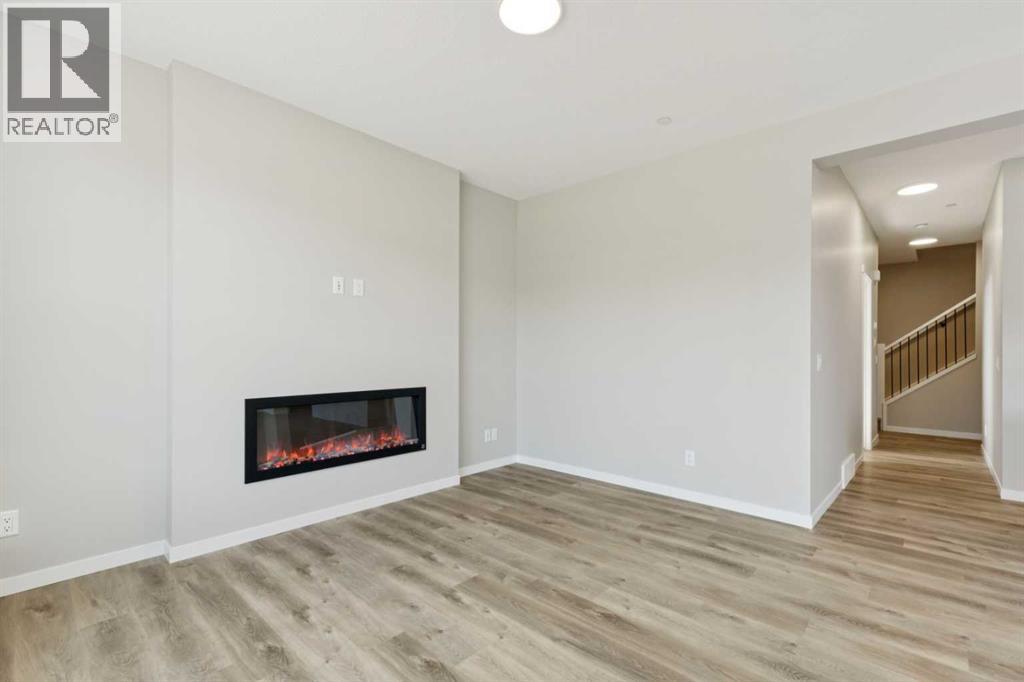 302 Hotchkiss Common Se Property Photo 14