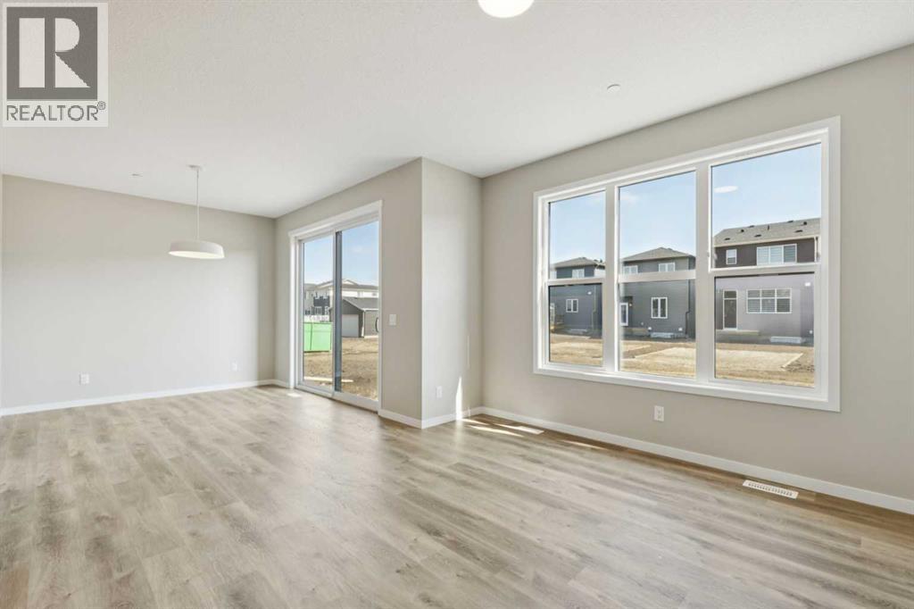 302 Hotchkiss Common Se Property Photo 16