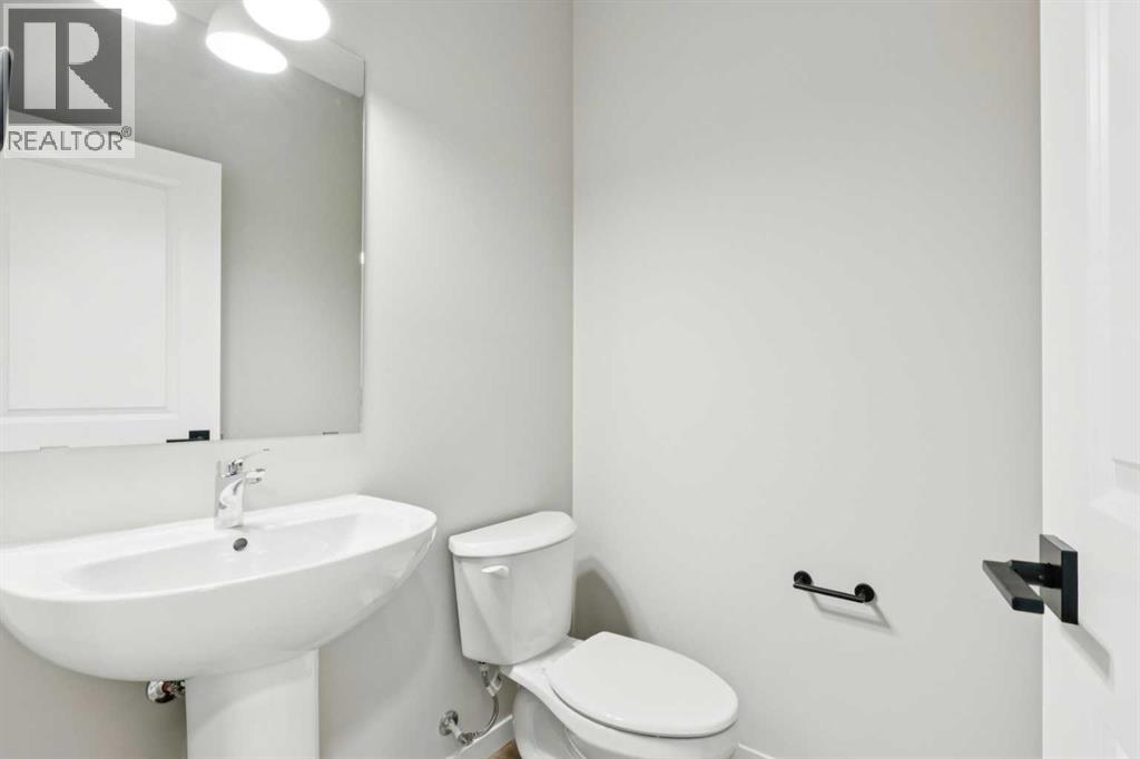 302 Hotchkiss Common Se Property Photo 18