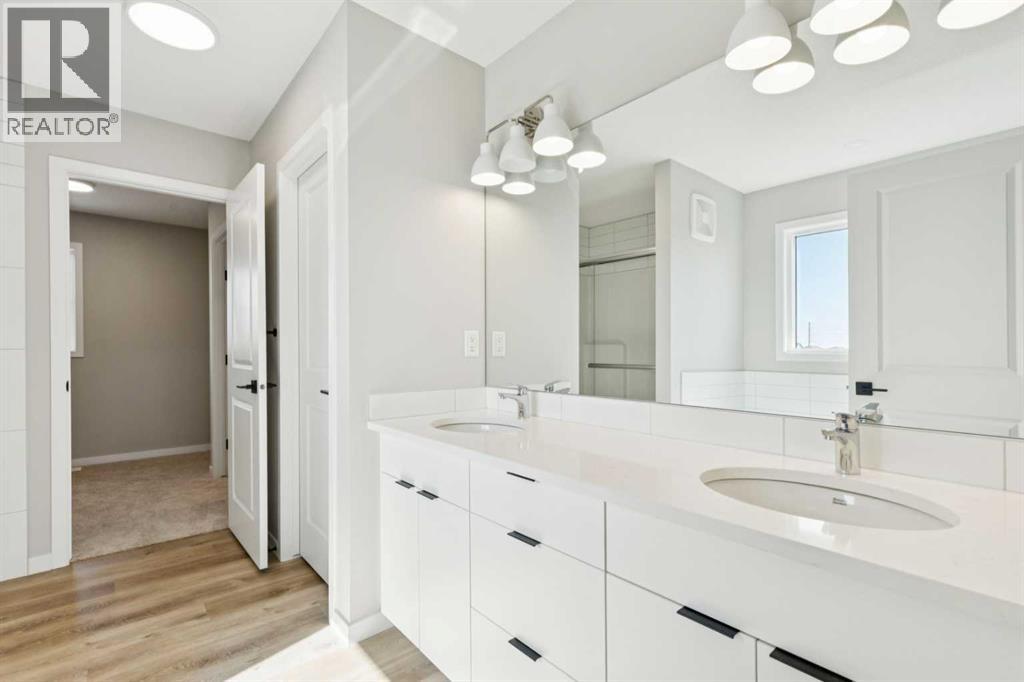 302 Hotchkiss Common Se Property Photo 26