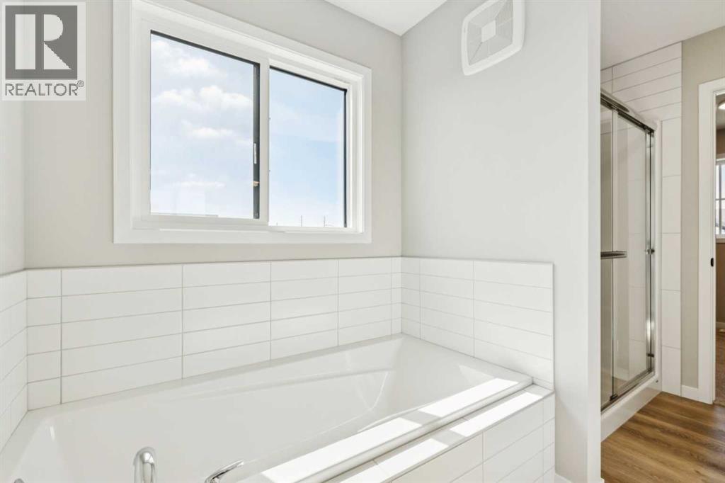 302 Hotchkiss Common Se Property Photo 27