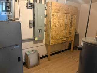 3713 37 Street Property Photo 3