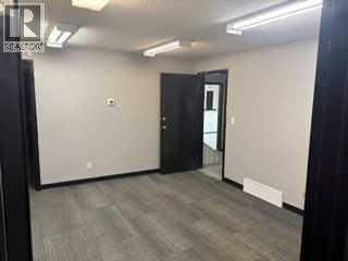 3713 37 Street Property Photo 6