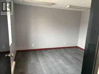 3713 37 Street Property Photo 8