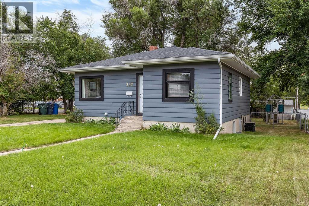 337 4 Street Sw Property Photo 2