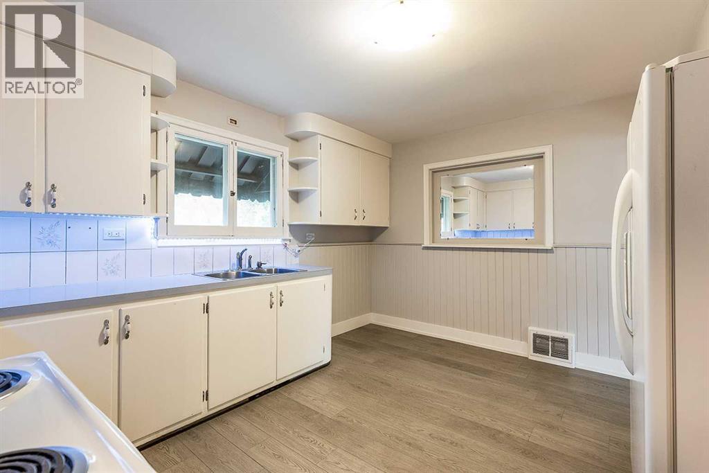 337 4 Street Sw Property Photo 20