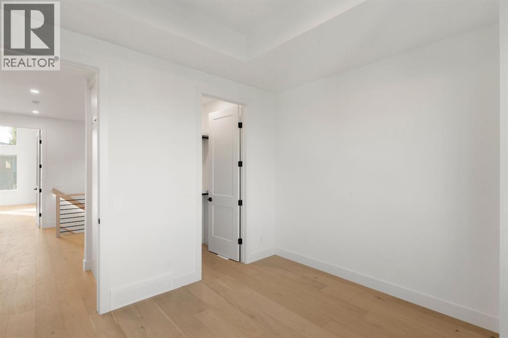 2216 35 Street Sw Property Photo 32