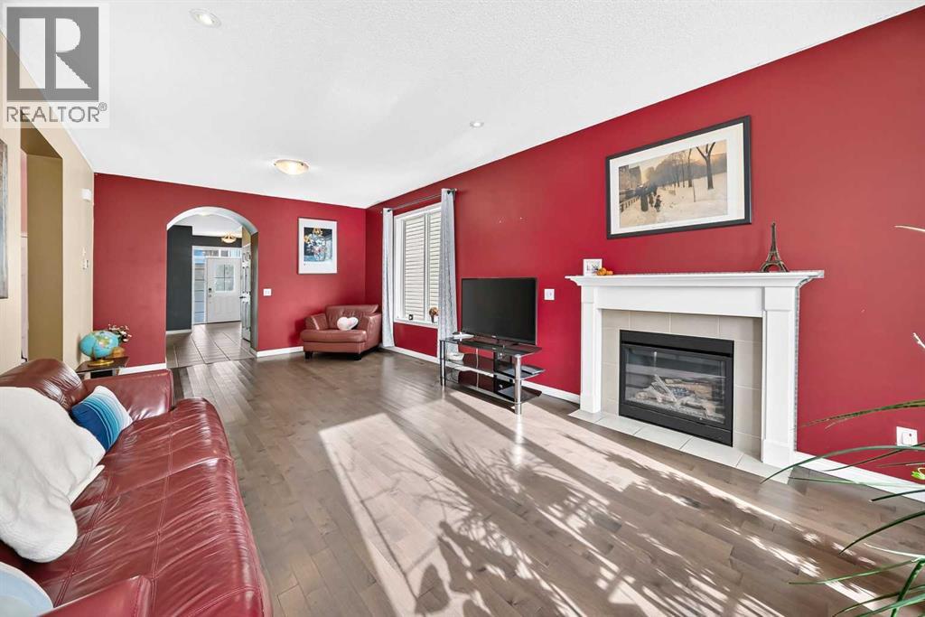 138 Windwood Grove Sw Property Photo 4