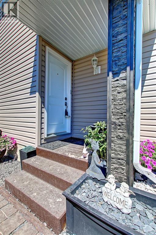 4111 58 Street Ne Property Photo 2