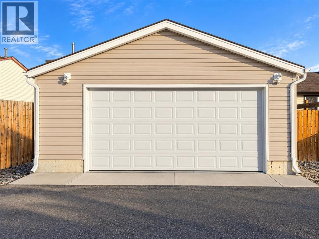 4111 58 Street Ne Property Photo 7