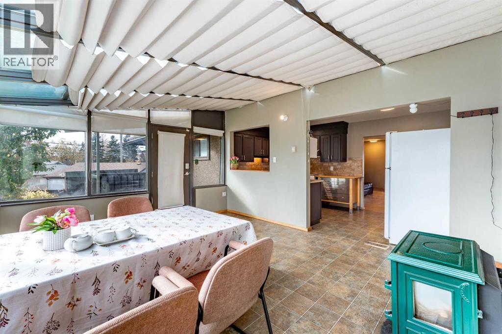 2018 Cottonwood Crescent Se Property Photo 10