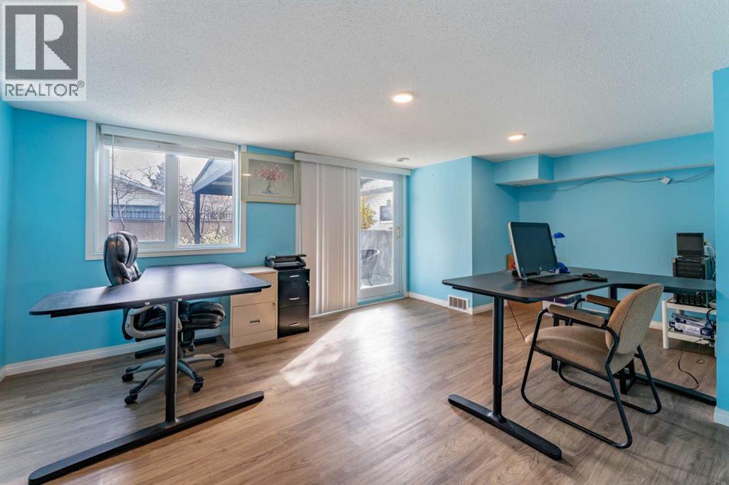 2018 Cottonwood Crescent Se Property Photo 18