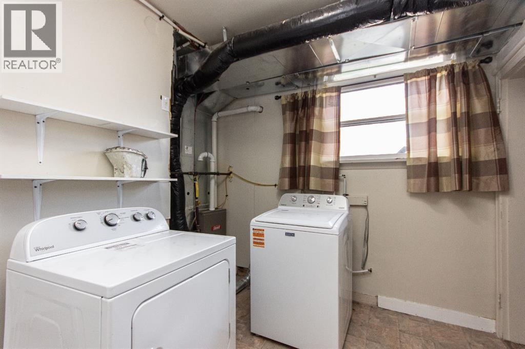 4618 49 Street Property Photo 10