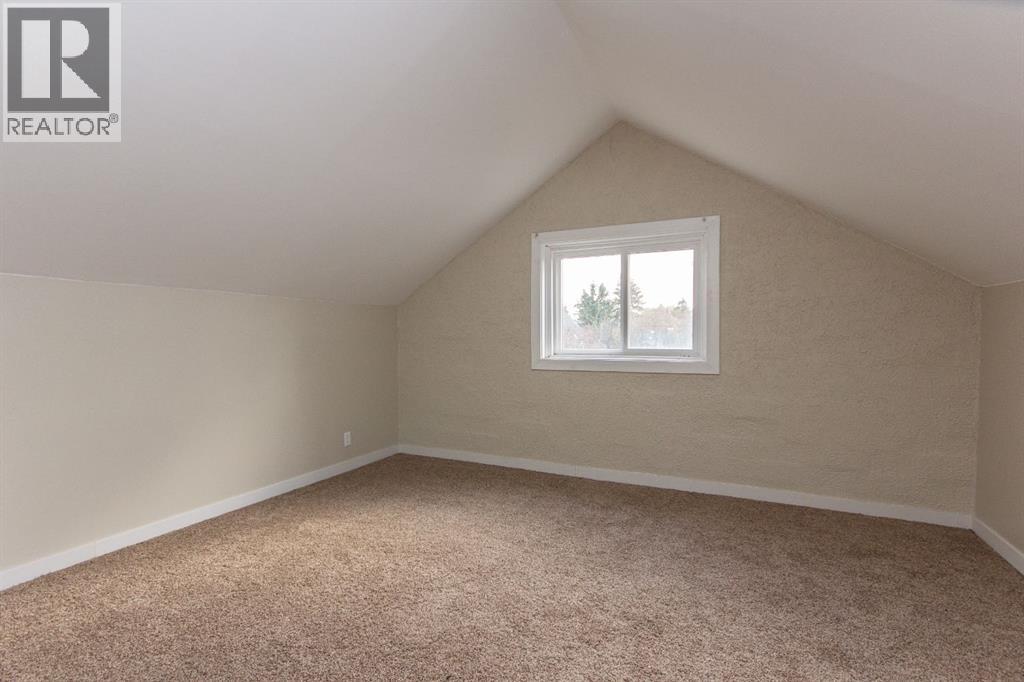 4618 49 Street Property Photo 13