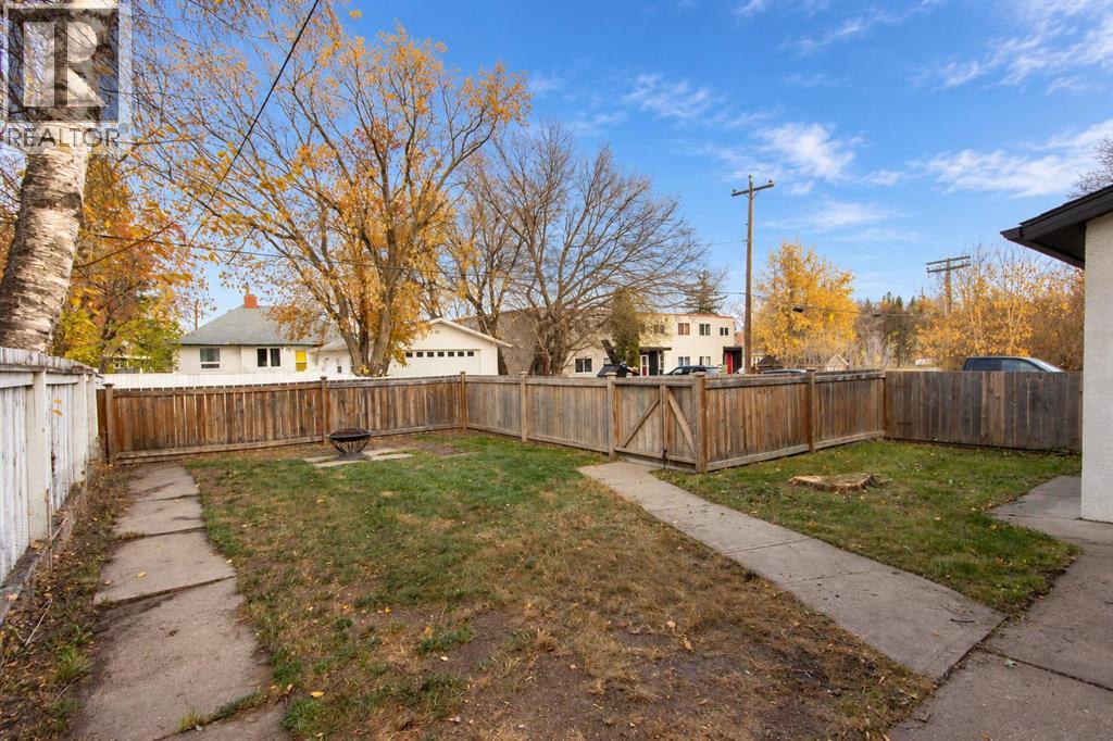 4618 49 Street Property Photo 14
