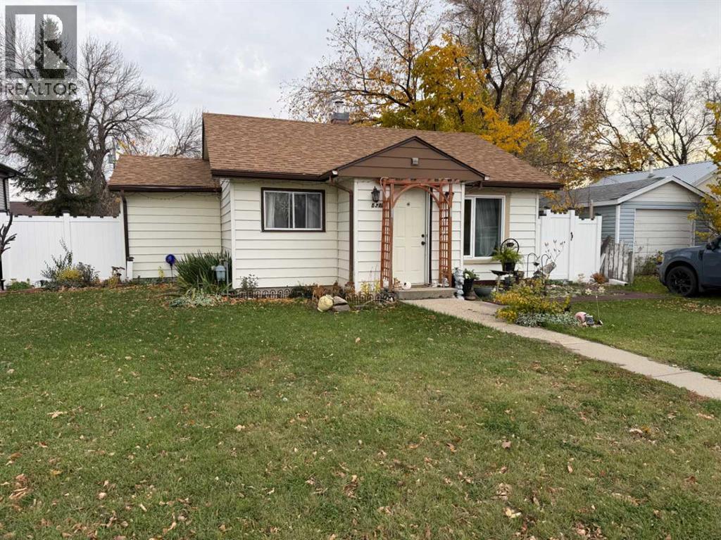 5218 42 Avenue S Property Photo 1