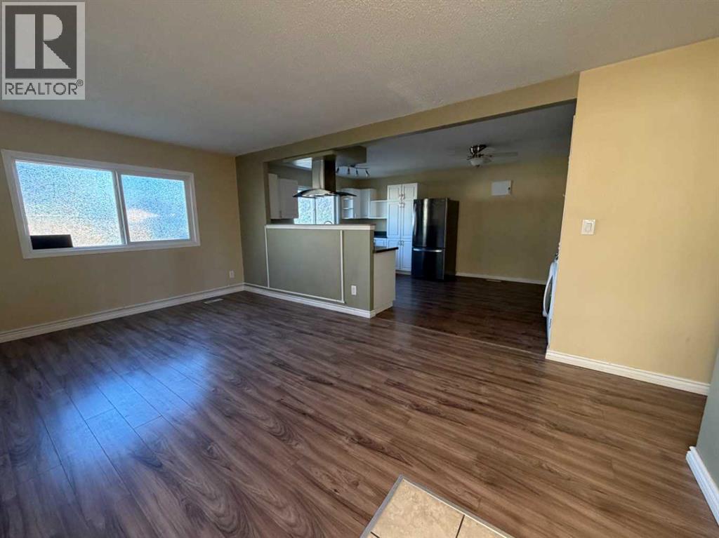 11320 97 Street Property Photo 2