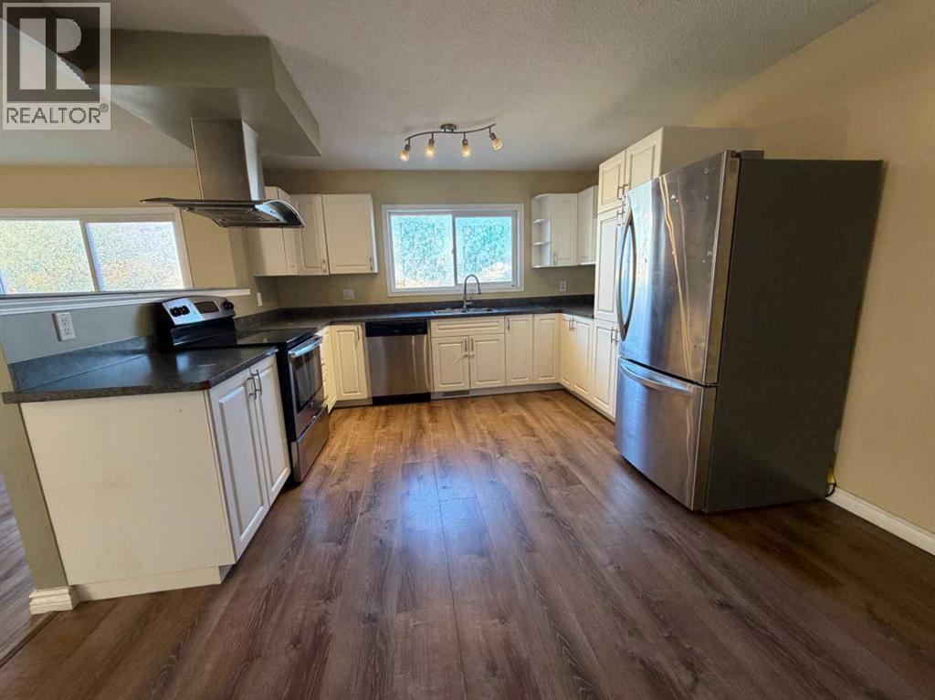 11320 97 Street Property Photo 3