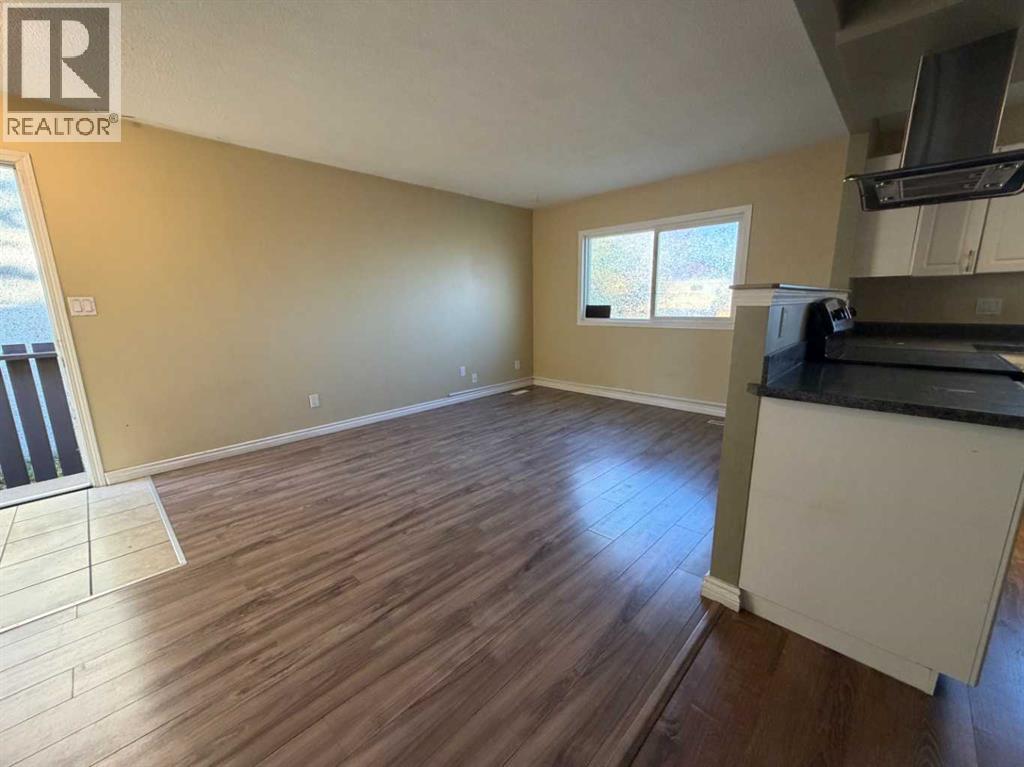 11320 97 Street Property Photo 4