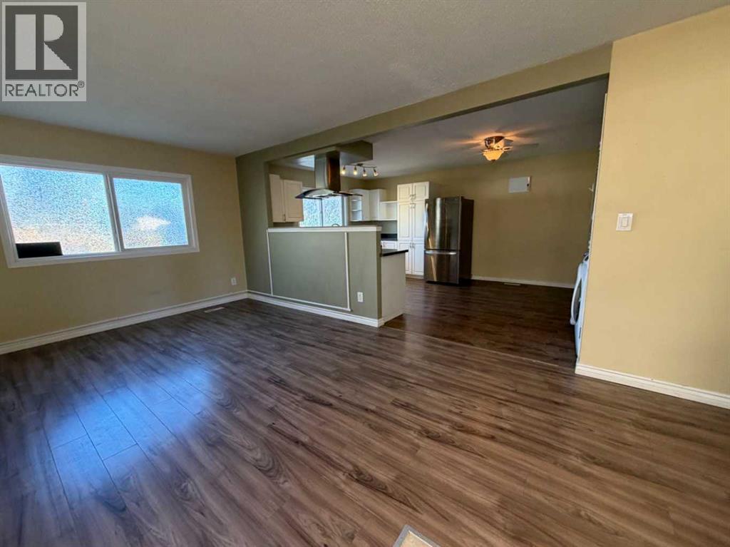 11320 97 Street Property Photo 5