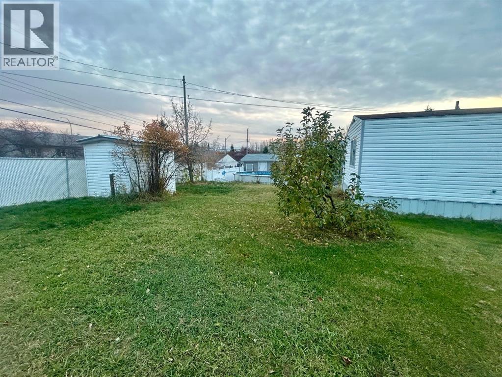 9115 101 Street Property Photo 5