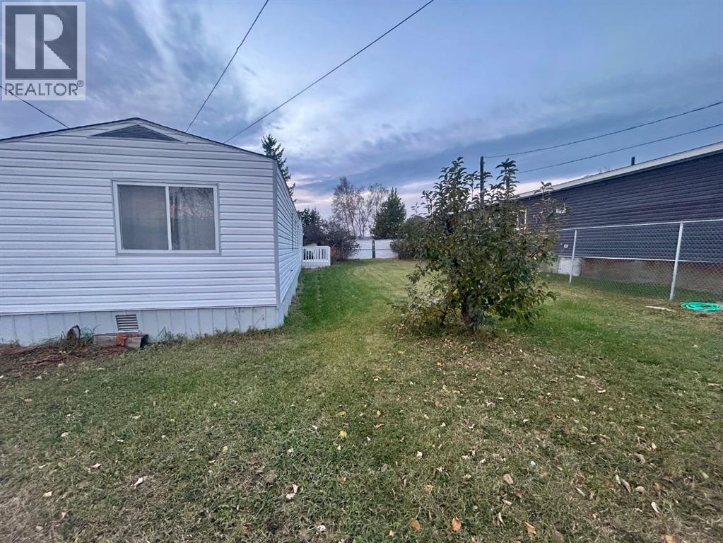 9115 101 Street Property Photo 9