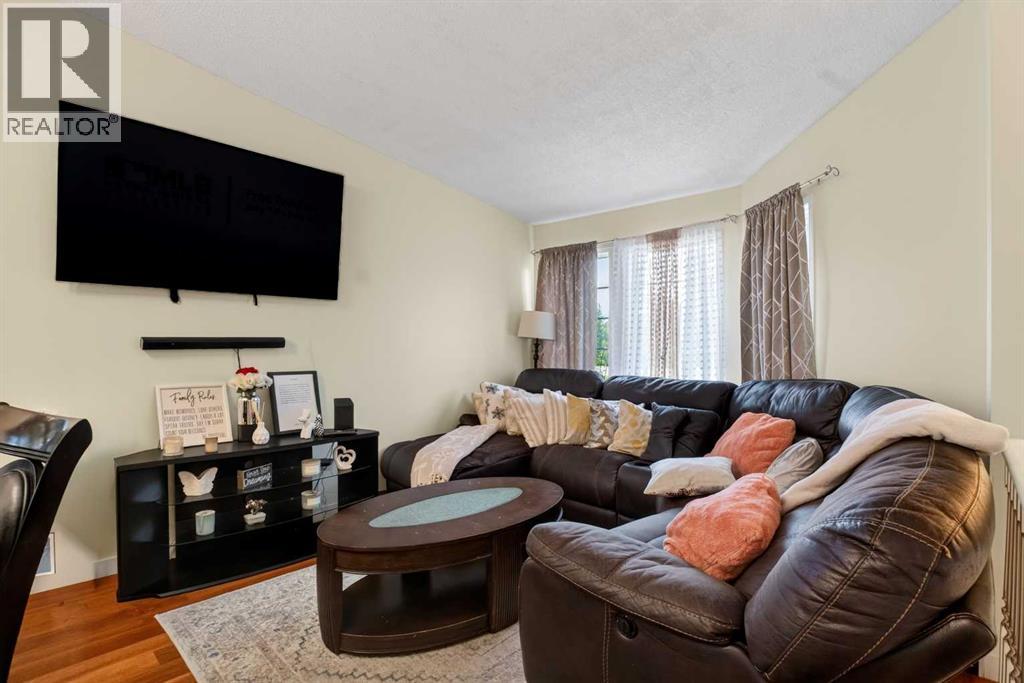 403 Shawinigan Drive Sw Property Photo 4