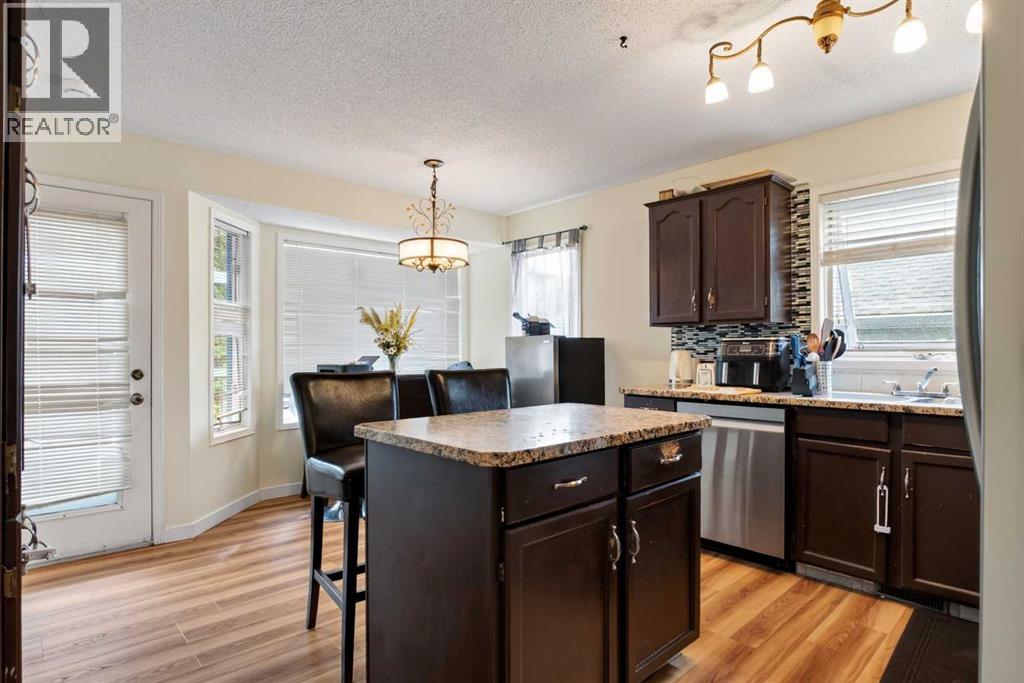 403 Shawinigan Drive Sw Property Photo 7