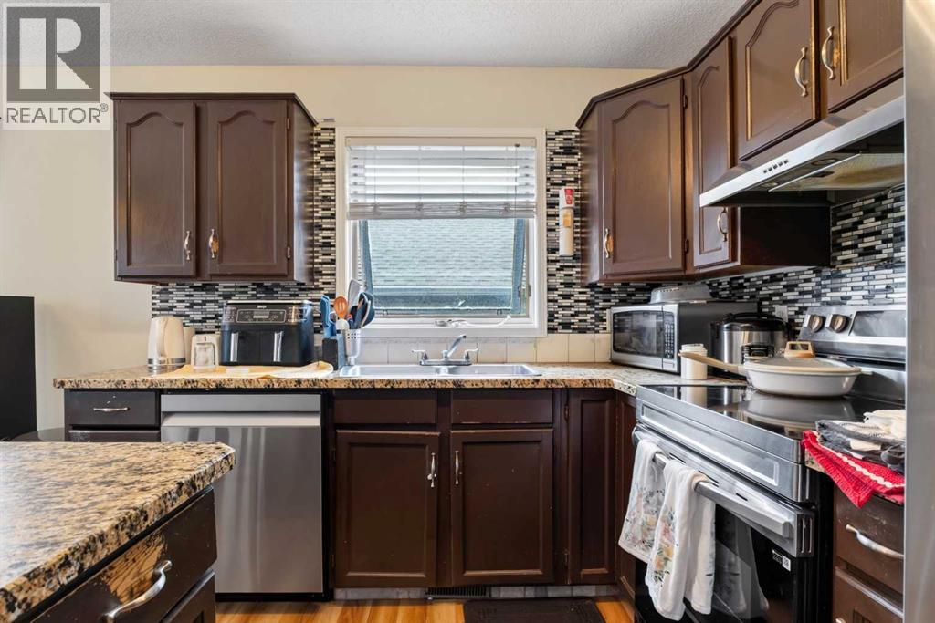 403 Shawinigan Drive Sw Property Photo 8