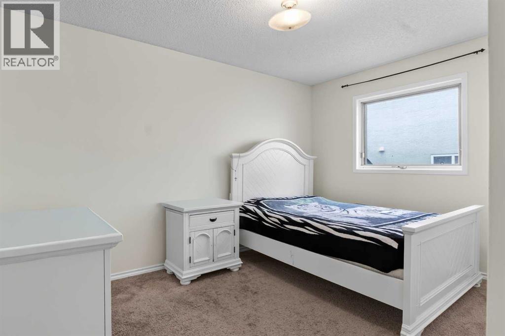 403 Shawinigan Drive Sw Property Photo 15