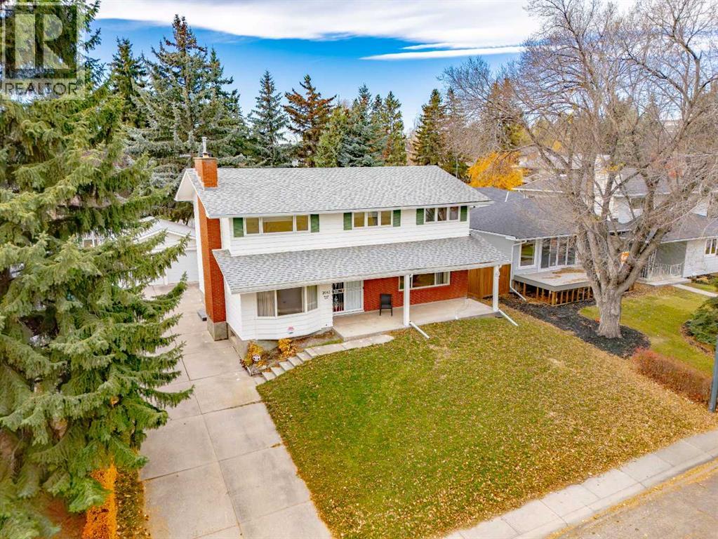 2043 Ungava Road Nw Property Photo 1