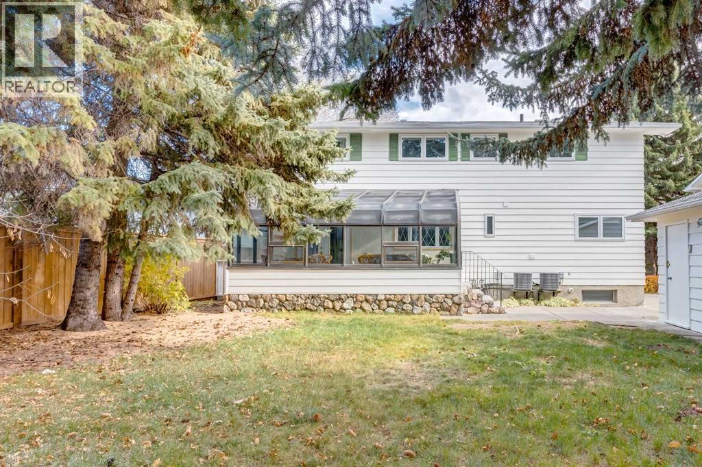 2043 Ungava Road Nw Property Photo 2
