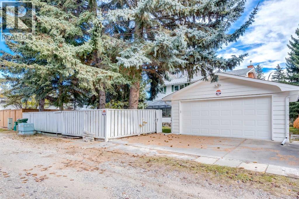 2043 Ungava Road Nw Property Photo 3