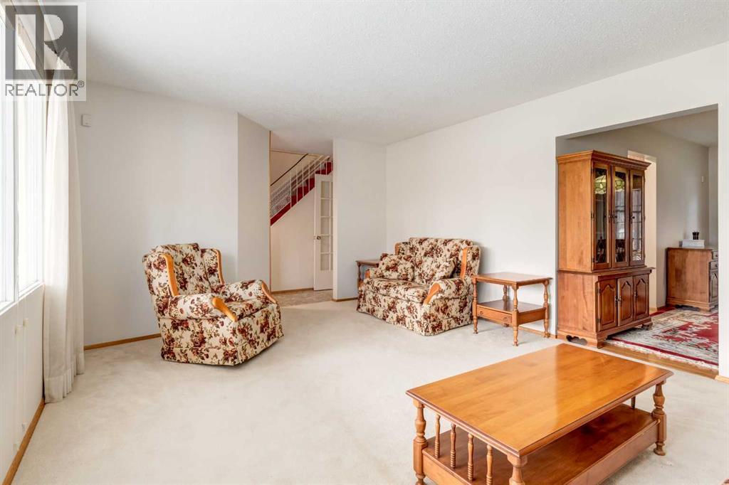 2043 Ungava Road Nw Property Photo 8