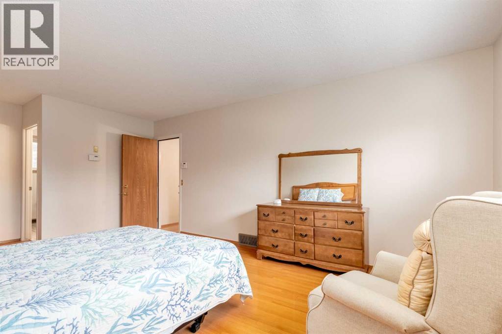 2043 Ungava Road Nw Property Photo 23