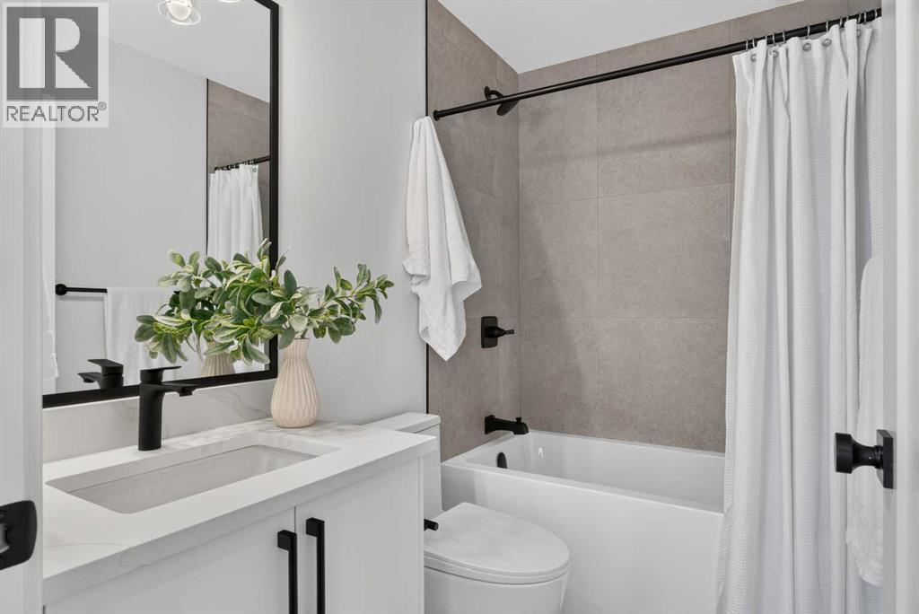 2232 44 Street Nw Property Photo 21