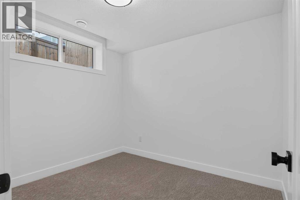 2232 44 Street Nw Property Photo 32