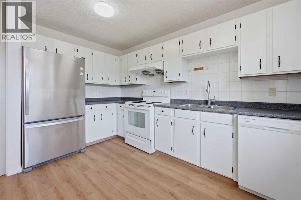 70 Edgeburn Crescent Nw Property Photo 12