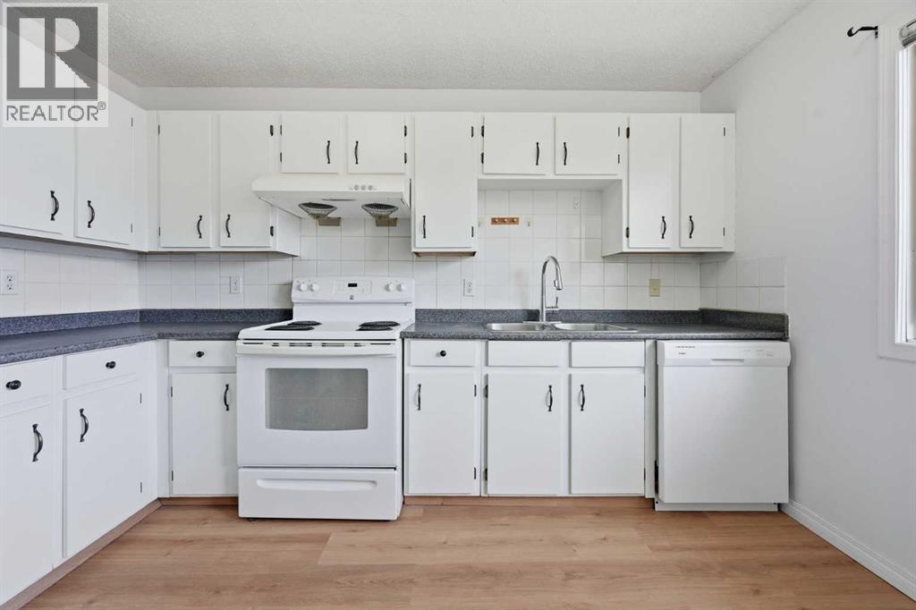 70 Edgeburn Crescent Nw Property Photo 13